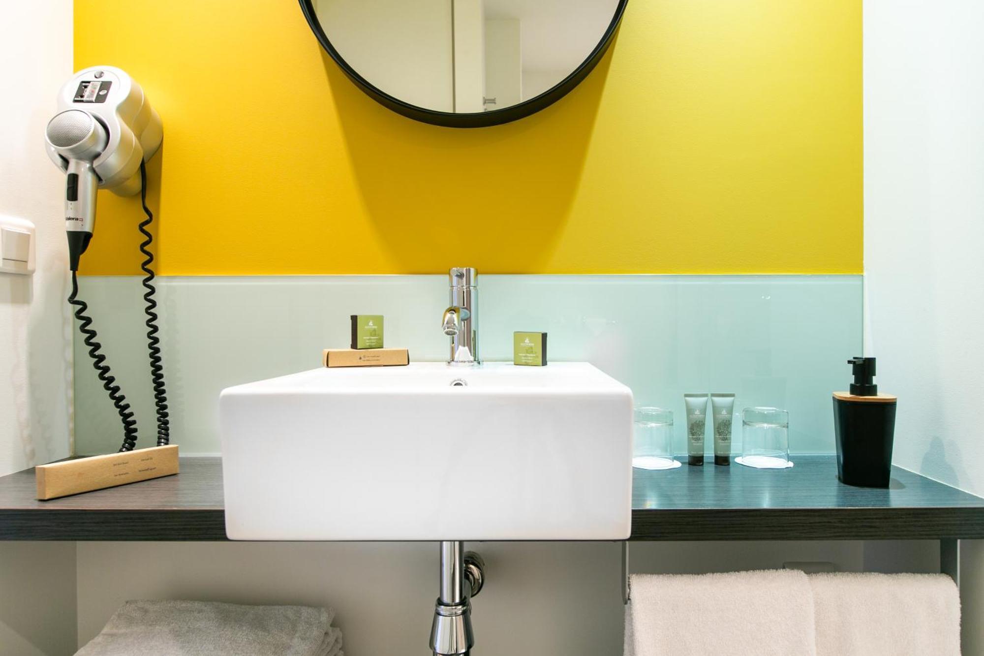 Hotel The Originals Boutique Saint James, Montaigu-vendee, Nantes Sud 3*